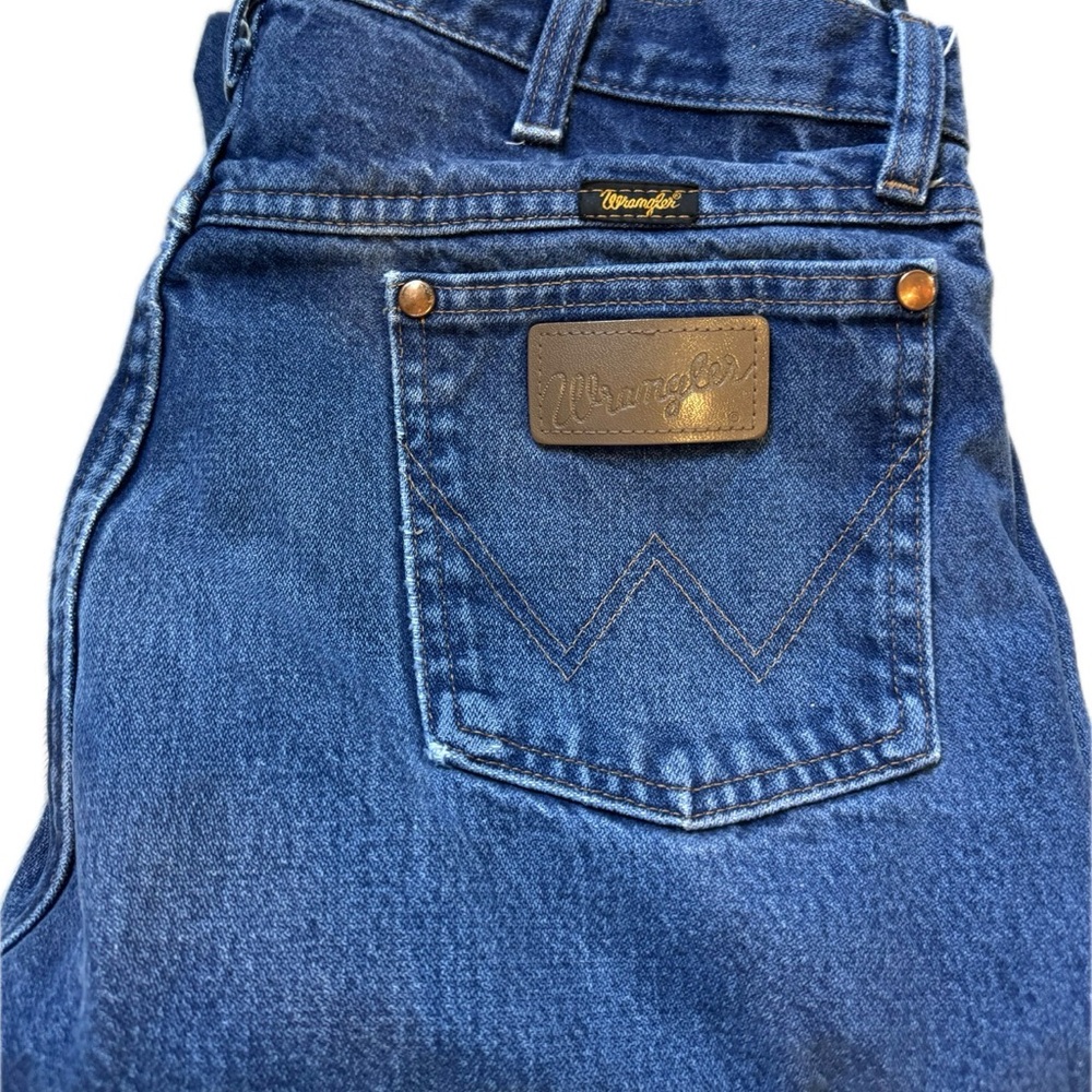 Wrangler Men's Classic Indigo Relaxed Jeans